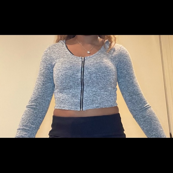 GREY CROPPED SWEATER WITH HOODIE - Picture 2 of 3